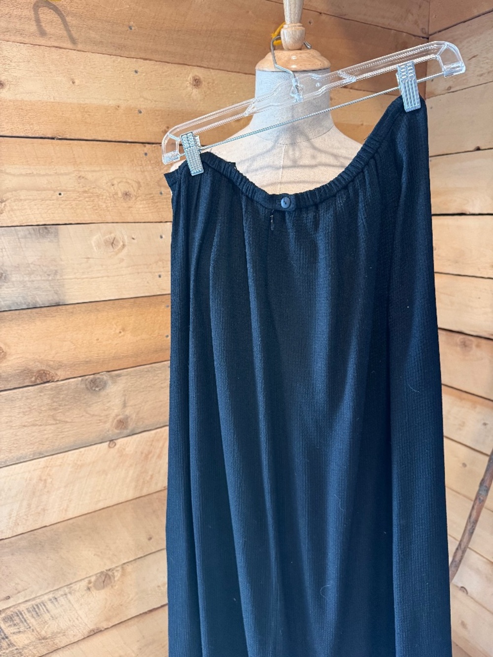 Black crepe skirt